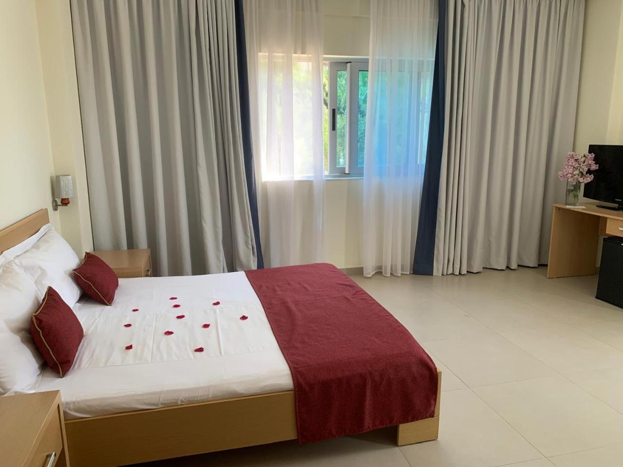 Hotel Borshi Экстерьер фото